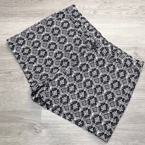 BCG Womens Geo Print Shorts Size 8 Casual Comfortable Black White‎